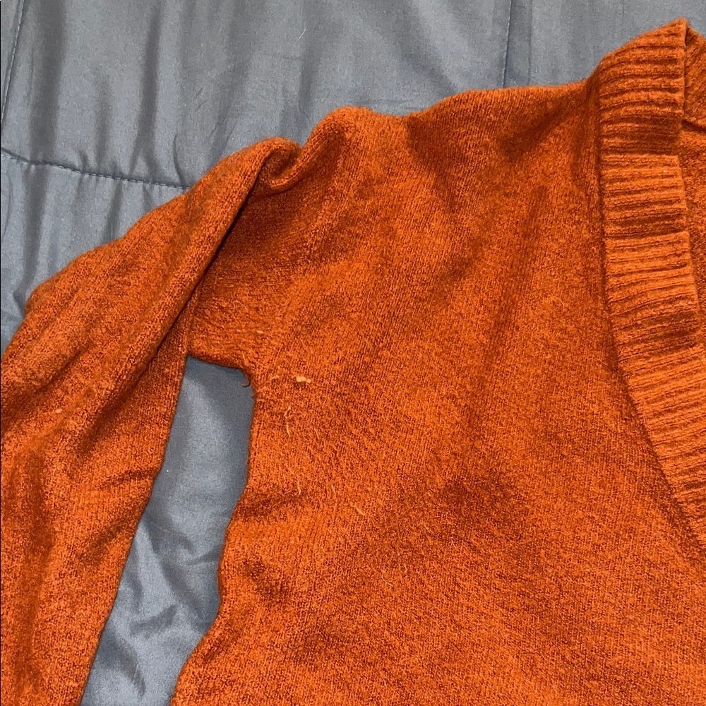 GAP Women's V-Neck Sweater in Rust color - Picture 4 of 7